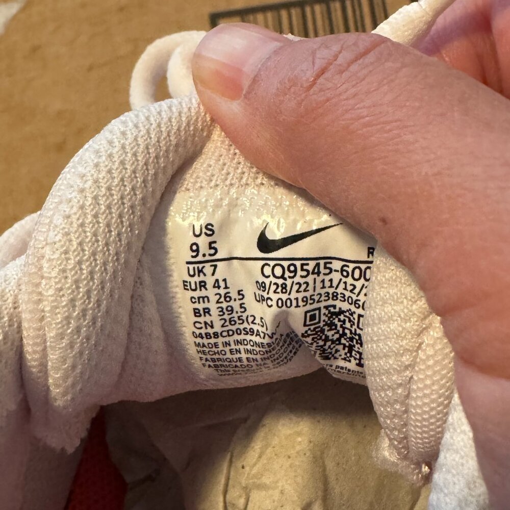 Final Sale!!! 🌺 NIKE 🌺 Nike Legend Essential 2 Women's Training Shoes Sneakers - Picture 6 of 6